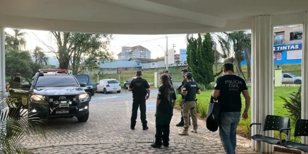 Delegacia de Carambeí prendeu em flagrante um homem de 29 anos de idade, pelo crime de descumprimento de medidas protetivas de urgência