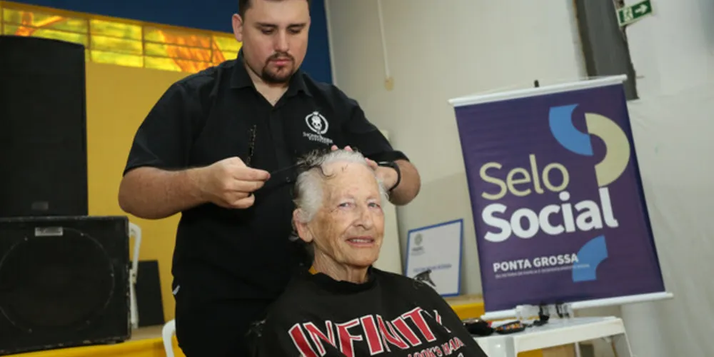 o CECON Nova Rússia promoveu nesta terça-feira (03) mais um Dia da Beleza