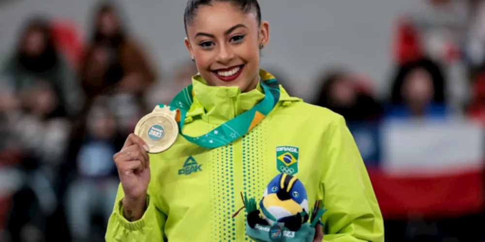 Ginasta nascida e formada em Curitiba fez história na competição continental