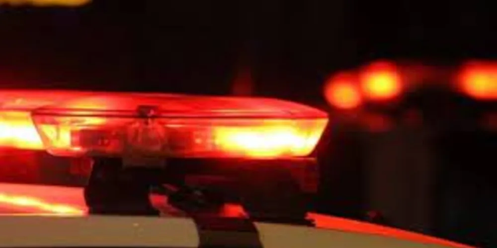 Ele foi socorrido pelo Corpo de Bombeiros (Siate) e levado até uma unidade hospitalar do município.