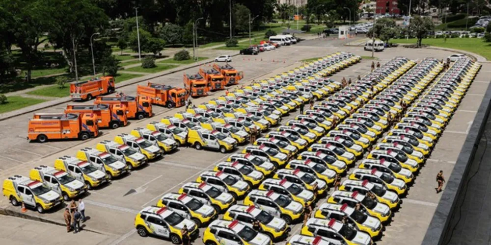 O governador Carlos Massa Ratinho Jr., entregou à Polícia Militar 100 viaturas semiblindadas e 42 para a patrulha rural