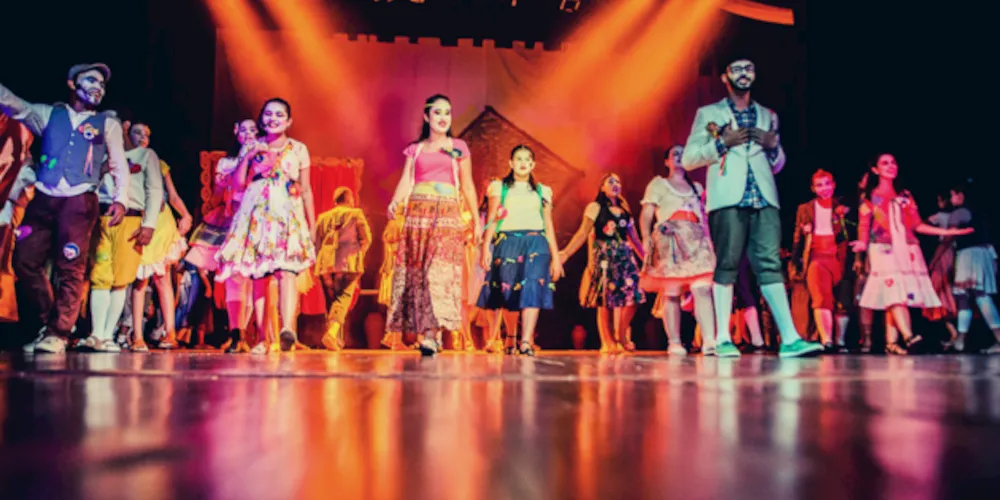 Espetáculo ocorre no centro de Ponta Grossa