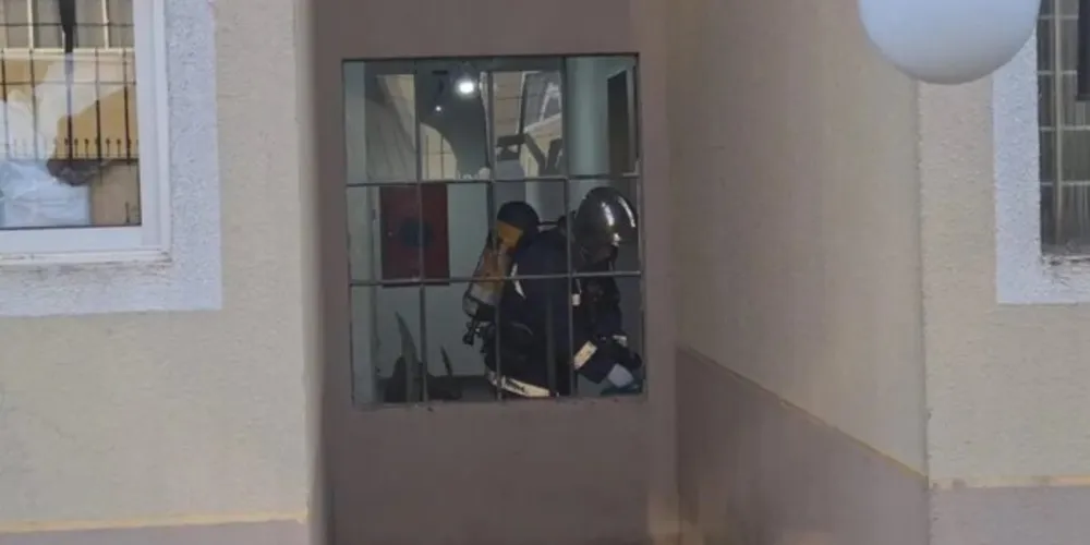 Idosa ficou com várias queimaduras após botijão de gás explodir em apartamento
