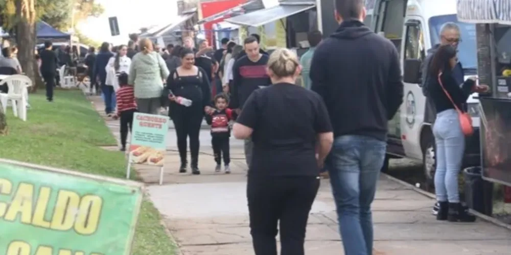 O evento terá como atração musical o cantor Mauro César, que vai apresentar um vasto repertório de música sertaneja