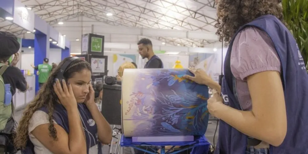 A oficina vai abordar temas como os fundamentos da audiodescrição e a dramaturgia inclusiva prática