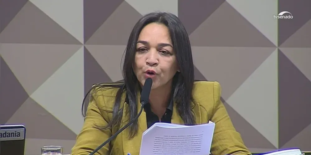 Senadora Eliziane Gama, relatora da CPI dos Atos Golpistas, apresenta relatório da comissão