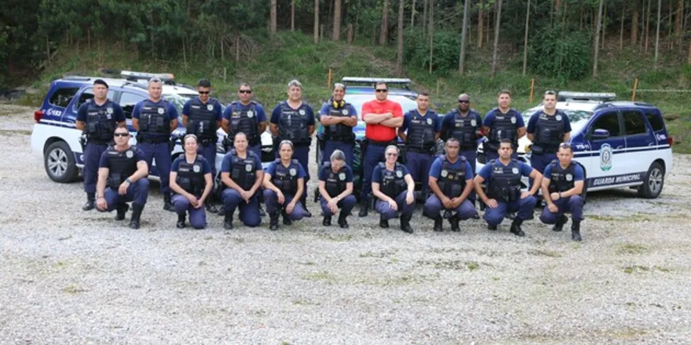 Os 20 guardas municipais de Castro concluíram o curso anual de capacitação, para atualização de conhecimentos