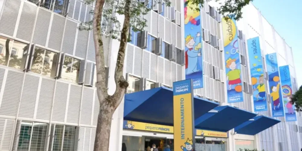 Hospital Pequeno Príncipe está localizado na rua Desembargador Motta, 1070, no bairro Água Verde, em Curitiba