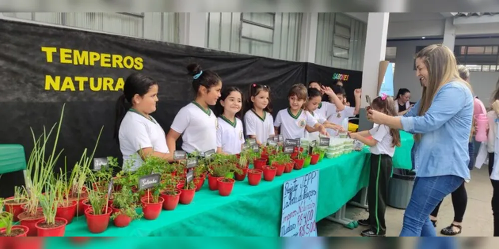 As turmas das escolas Barão do Rio Branco, Julia Wanderley e João Rodrigues apresentaram e venderam, na semana passada, seus trabalhos do Jovem Empreendedor Primeiros Passos