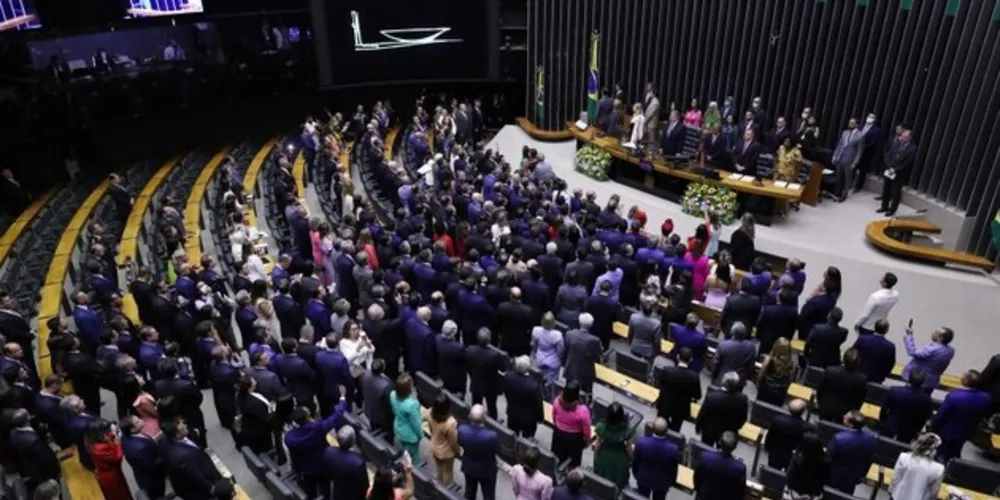 Alguns deputados se posicionaram contra a medida