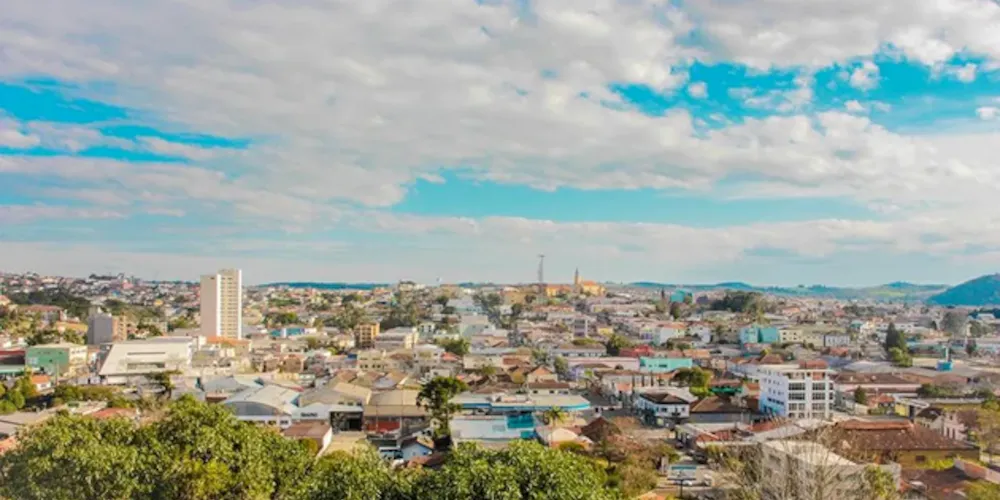 A ideia da Assembleia Itinerante é que a sede do Legislativo seja transferida para feiras e festas dos grandes municípios do Estado, criando assim um canal direito entre a sociedade e o Legislativo