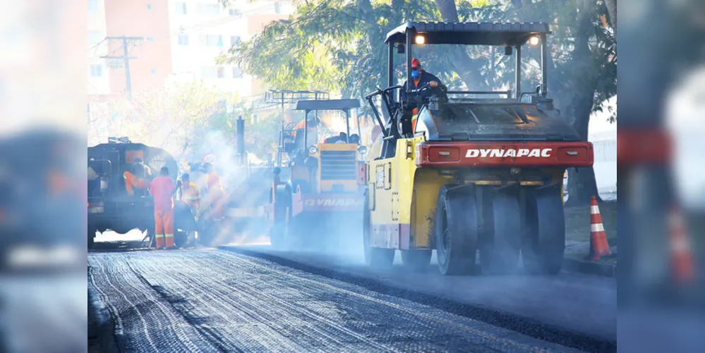 O Estado criou o programa Asfalto Novo, Vida Nova para pavimentar 100% do perímetro urbano das cidades com até 7 mil habitantes