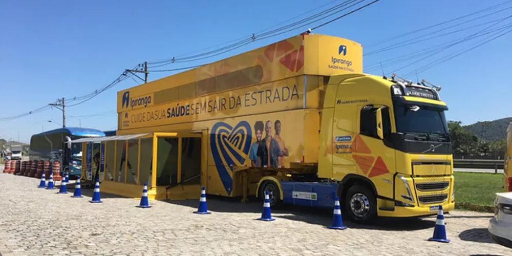 A carreta possui dois andares em cerca de 110m²