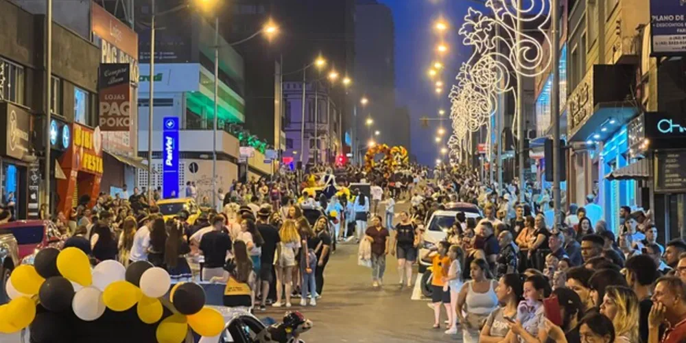 Desfile de abertura da Münchenfest aconteceu nesta sexta-feira (17)