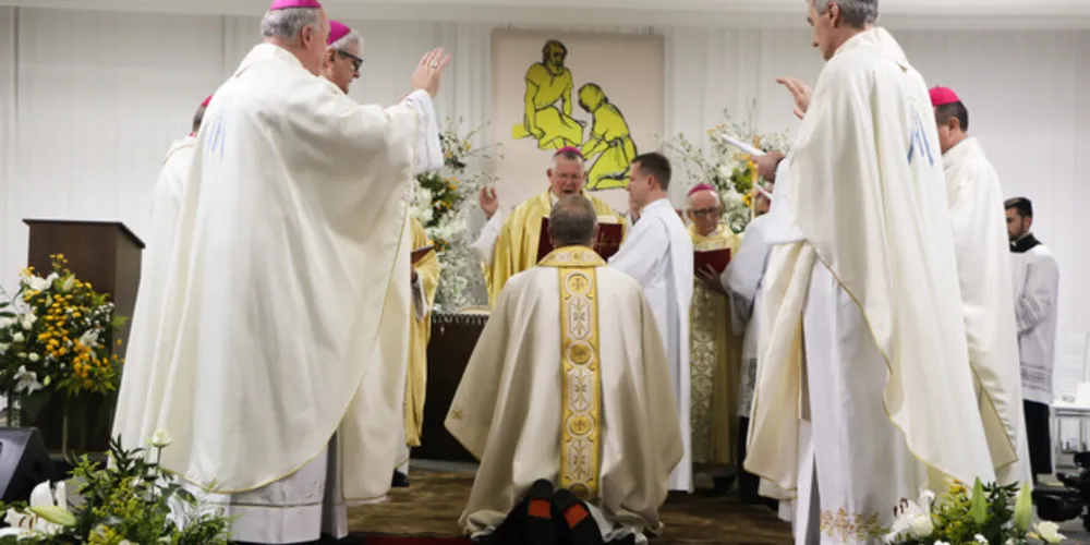 O padre iratiense foi ordenado bispo na sexta-feira