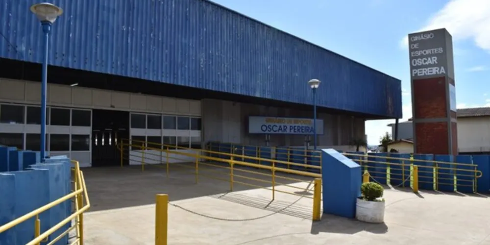 O ginásio Oscar Pereira foi um dos locais atingidos em Ponta Grossa