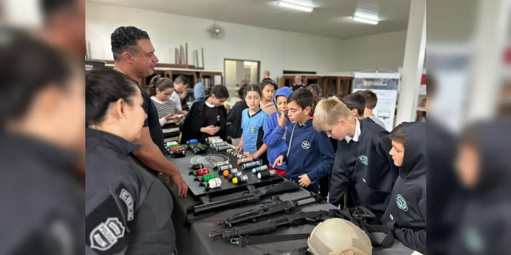 A Polícia Civil do Paraná levou serviços de polícia judiciária e orientação à população palmeirense durante o PCPR na Comunidade, que ocorreu entre os dias 02 e 04 de outubro