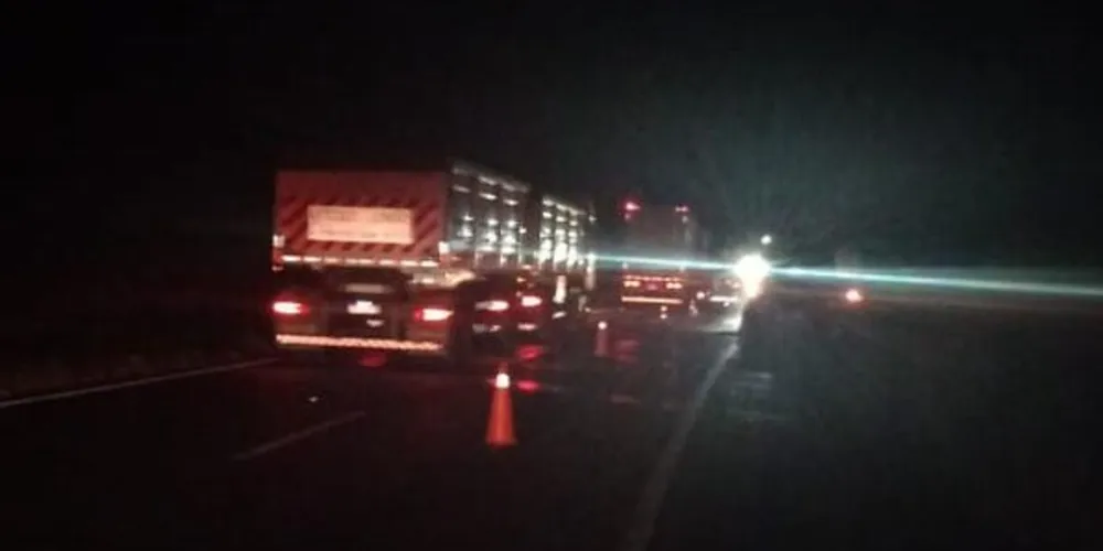 Houve congestionamento de veículos até a liberação da pista