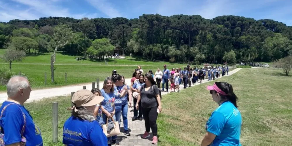 Orações e penitência são realizadas durante a peregrinação