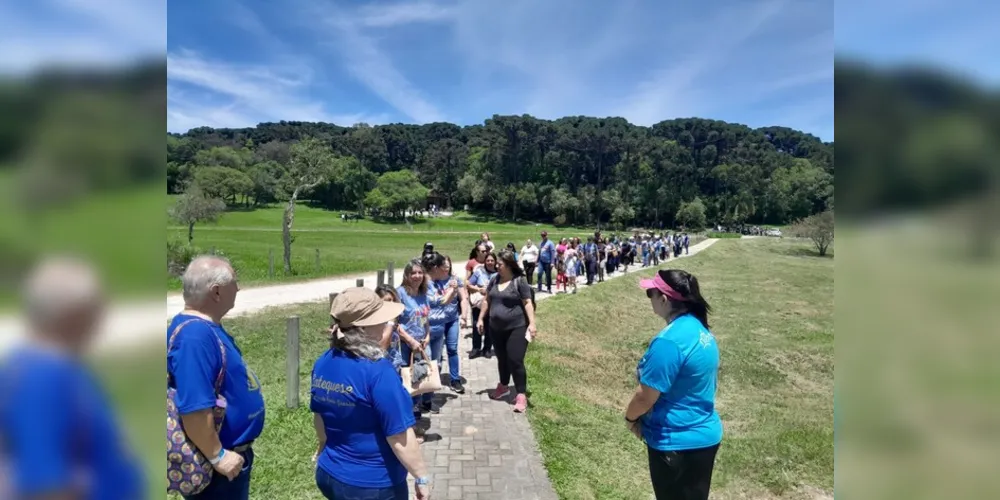 Orações e penitência são realizadas durante a peregrinação