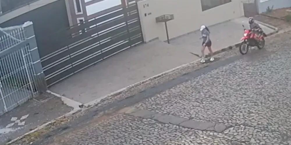 Mulher estava andando pela rua, quando foi importunada