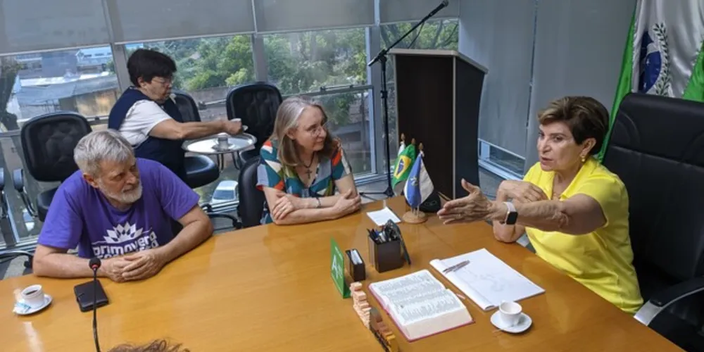 Em reunião com a Prefeita Elizabeth Schmidt, os covereadores João Luiz Stefaniak e Josi Kieras destacaram a regulamentação da Lei 14.655/2023