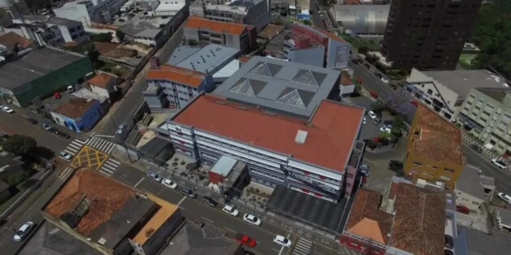 O Sagrada Família possui quatro sedes