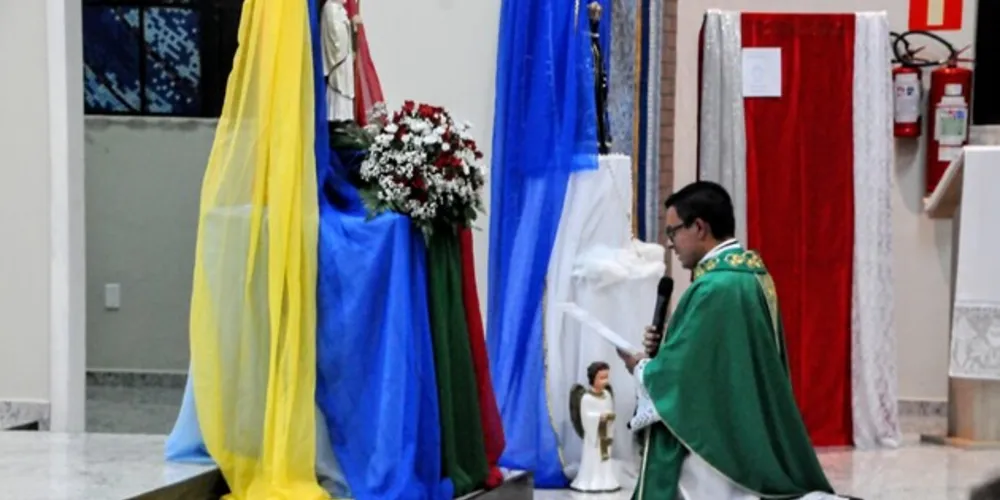 Padre Wagner conduziu a paróquia nesse primeiro ano