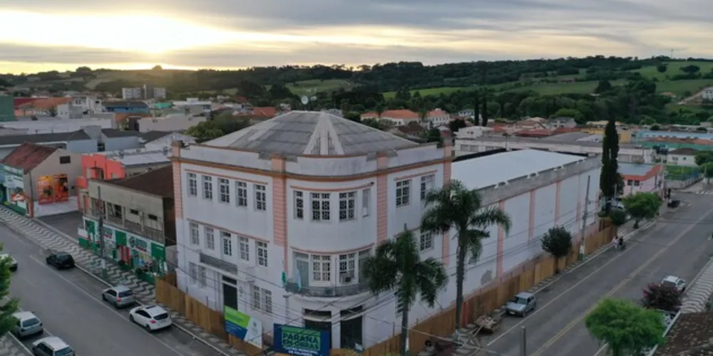 Peça será apresentada no Cine Teatro de Plameira no sábado, 11