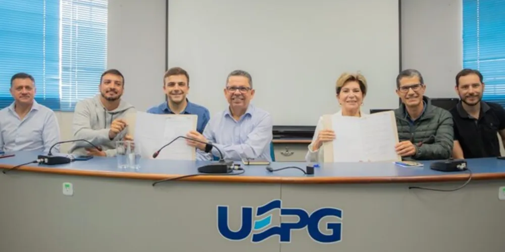 O acordo de cooperação foi assinado na manhã desta segunda-feira no Campus Uvaranas da UEPG