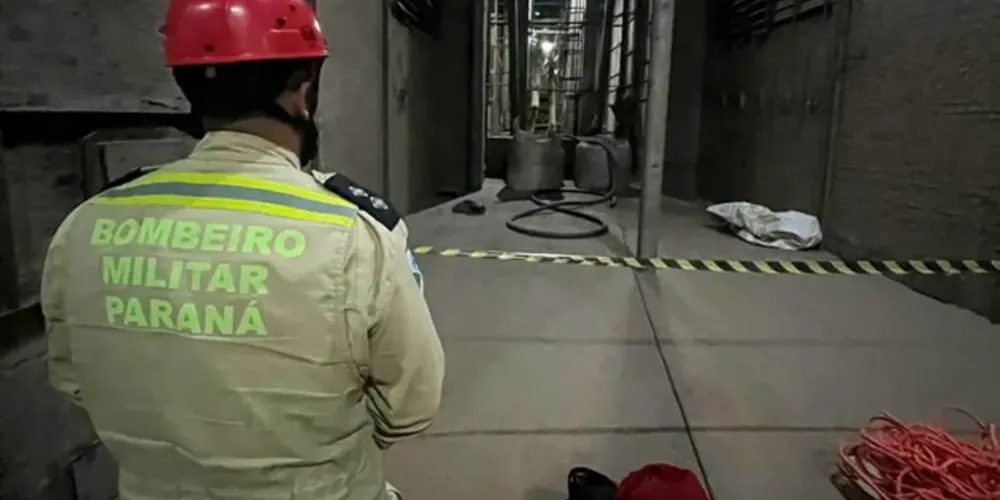 Segundo os bombeiros, o local era de difícil acesso