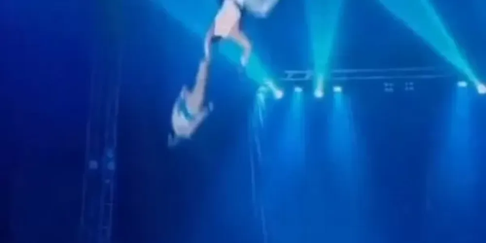 O homem, de 32 anos, teve uma fratura no osso do punho. Já a mulher trincou a clavícula