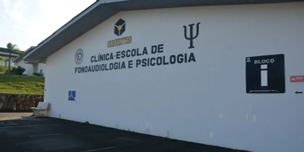 As demais frentes de atuação do projeto ocorrem concomitantemente ao trabalho com as crianças