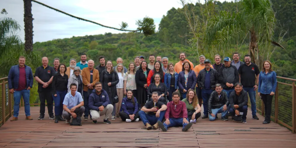 Produtores de diversas cidades do Paraná estiveram reunidos em Prudentópolis em missão técnica