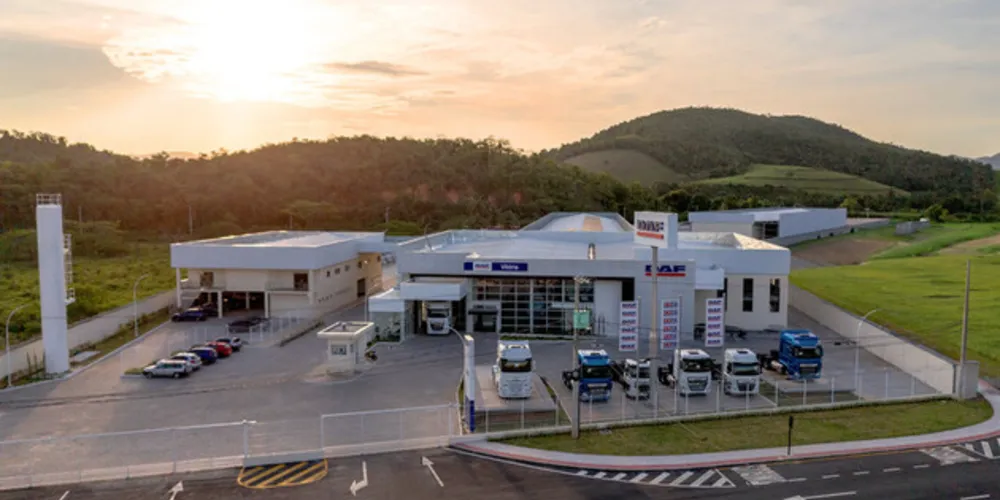 A maior concessionária da rede DAF é inaugurada no Espírito Santo.