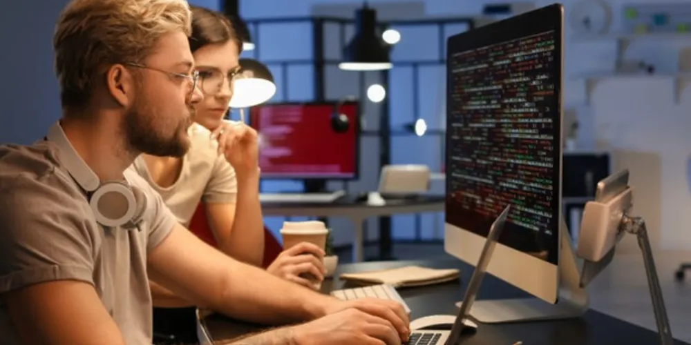 O curso tem como objetivo promover o desenvolvimento de competências profissionais relacionadas à programação de aplicativos