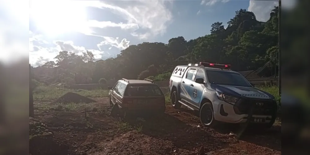 Veículo foi localizado na rua Conrado Schiffer, nesta sexta-feira (08), pela equipe da Guarda Municipal