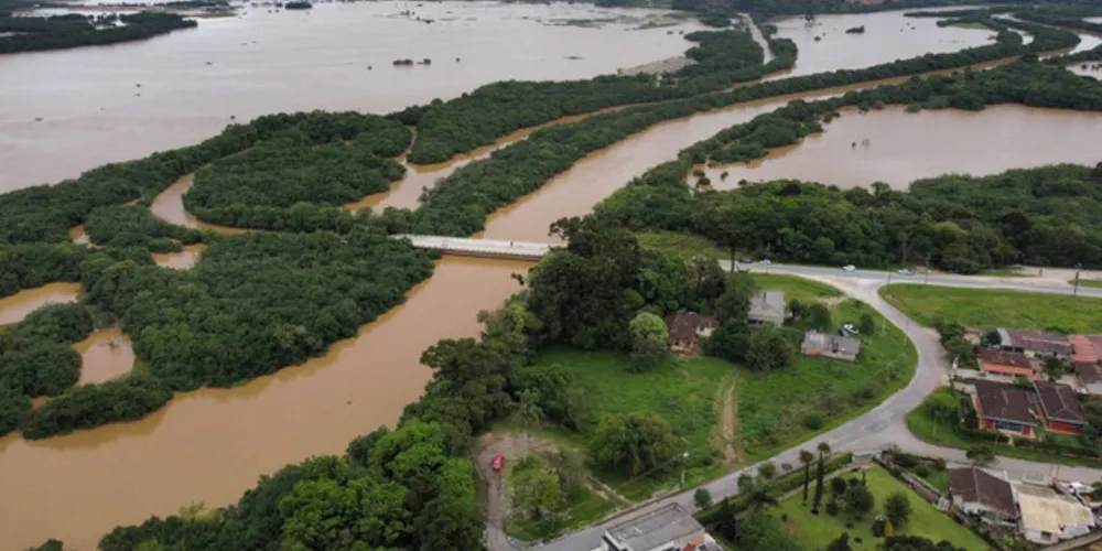 Pessoas desabrigadas, que atendam as condições de prioridades definidas pelo governo estadual, podem ser transferidas para rede hoteleira local.