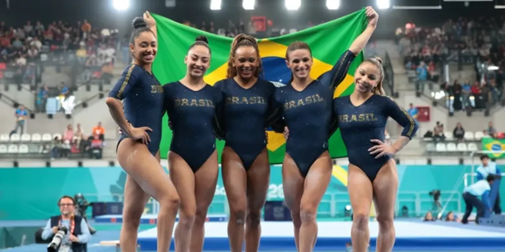 Equipe garantiu o pódio e igualou o melhor resultado do Brasil na história da prova
