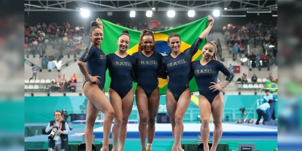 Equipe garantiu o pódio e igualou o melhor resultado do Brasil na história da prova