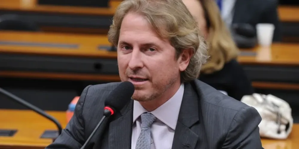 O deputado Zeca Dirceu (PT) participou nesta quarta-feira, 4, em Brasília, do lançamento do novo edital para a obtenção de autorização de funcionamento de cursos de medicina no país