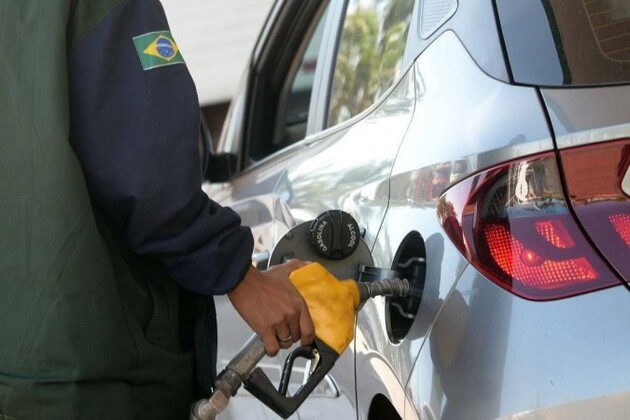O imposto da gasolina subirá R$ 0,15, para R$ 1,37 por litro