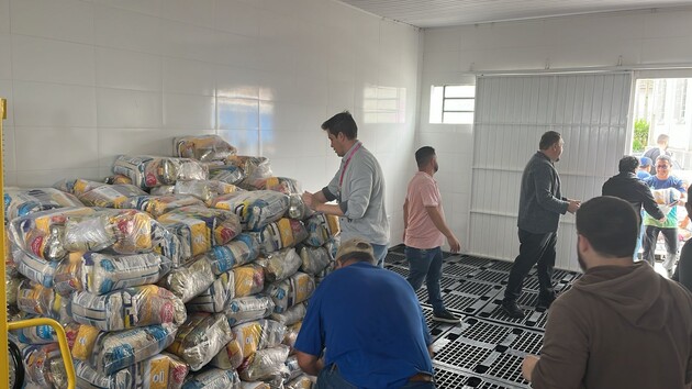 Imagem ilustrativa da imagem PG recebe 1.500 cestas básicas da Defesa Civil do Paraná