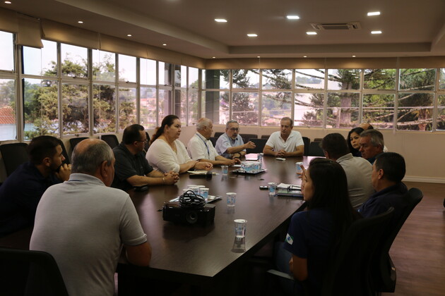 O desenvolvimento da piscicultura em Castro foi tema de uma reunião, na semana passada, com representantes do Instituto de Desenvolvimento Rural do Paraná