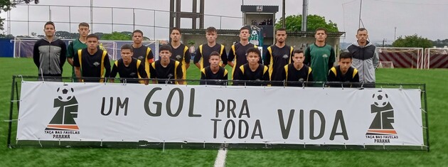 A equipe do Ouro Verde, comandada pelo técnico Diego Siqueira Ebenézer, chegou às semifinais da competição