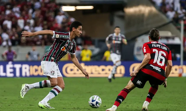Sonhando com o título do Campeonato Brasileiro, o Flamengo mede forças com o Fluminense
