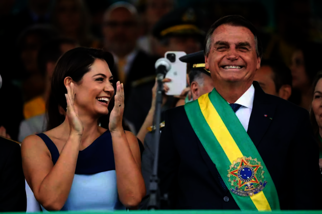 Michelle e Jair Bolsonaro avaliam mudança para o estado paranaense
