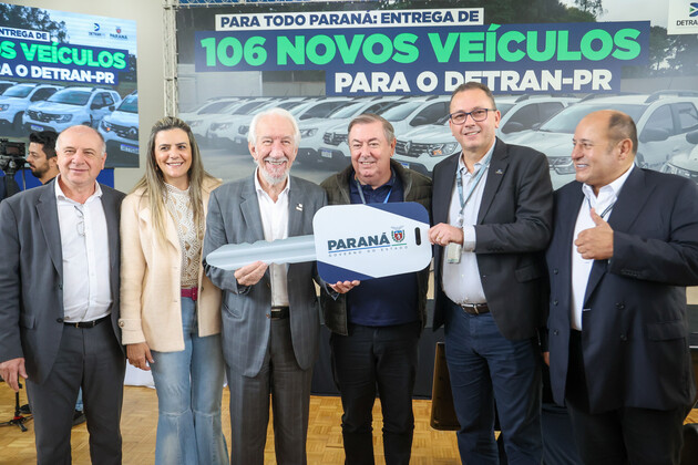 O Governo do Paraná entregou 106 novos veículos, mais de 2 mil computadores e 300 kits de biometria para reforçar o atendimento do Departamento de Trânsito do Paraná (Detran-PR)