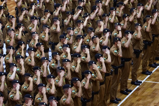 Recentemente foram formados 2,4 mil policiais militares e 419 novos bombeiros militares no Paraná