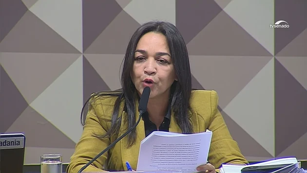 Senadora Eliziane Gama, relatora da CPI dos Atos Golpistas, apresenta relatório da comissão